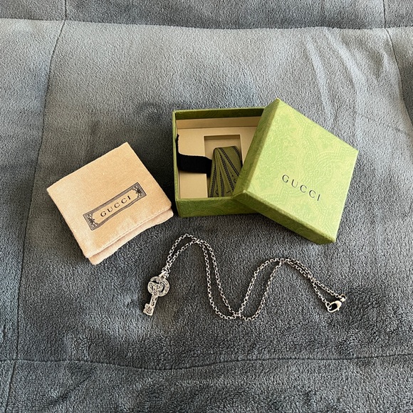 Gucci Double G Key Necklace - Picture 5 of 6